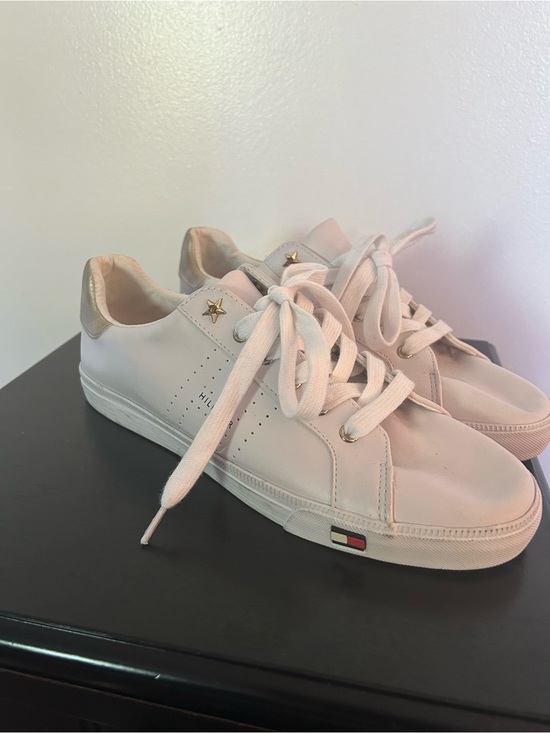 Tommy Hilfiger Shoes - Tommy Hilfiger Women's Light Pink & Gold Accent Low-Top Sneakers